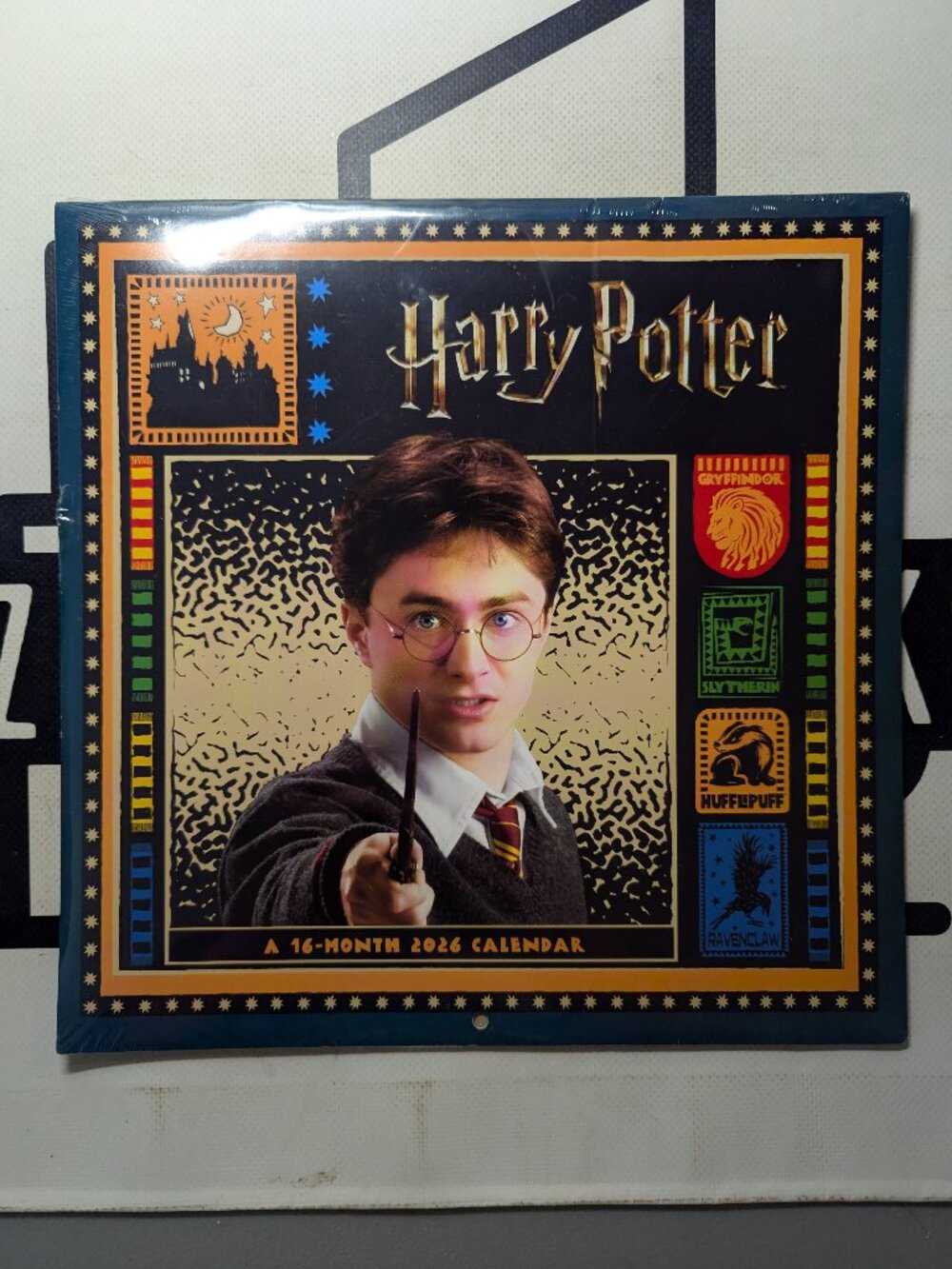 Harry Potter a 16-Month Calendar Gryffindor Slytherin Hufflepuff Ravenclaw